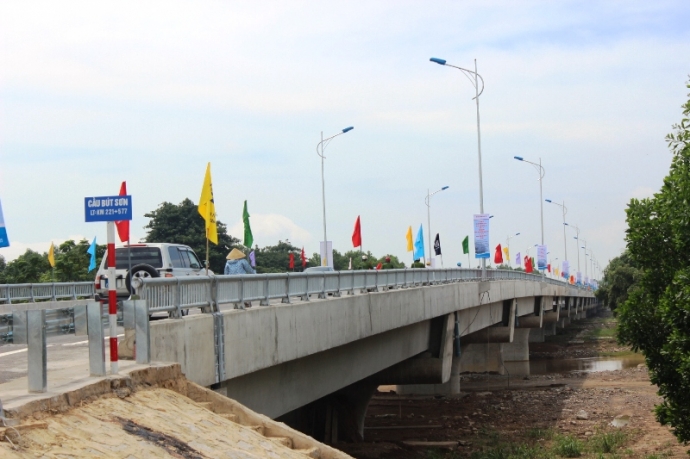 Cầu bút Sơn – Thanh Hóa